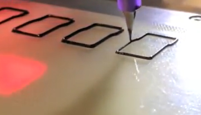 dispensing multi-level dam for encapsulation