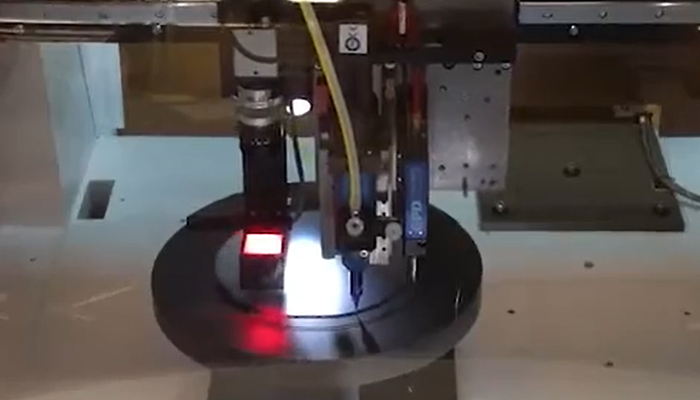 edge seal dispensed on wafer image